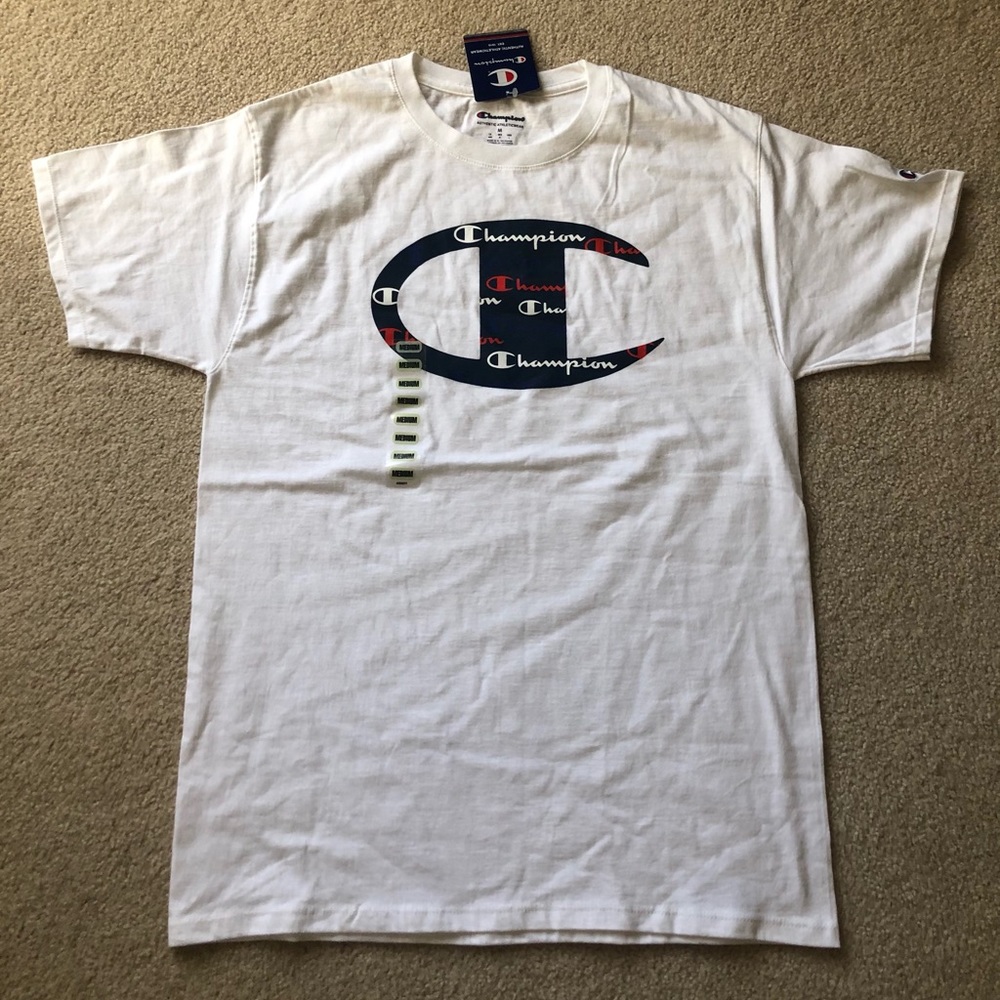 Champion t-shirt NWT Medium